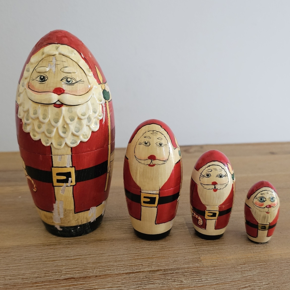 NESTING SANTAS 4 Wooden Christmas Holiday Figurines